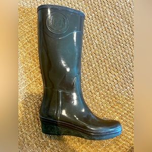 Hunter glossy rain boots, wedge, chocolate brown. US 8